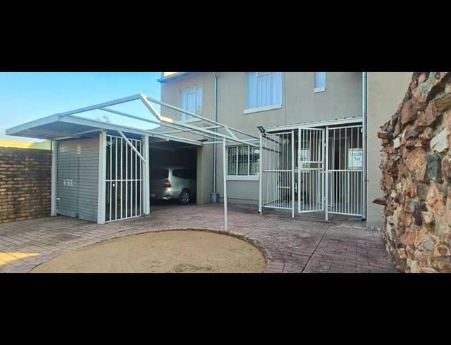 4 BEDROOM HOUSE FOR SALE IN ELANDSPOORT